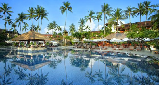 Bassengområde ute på Nusa Dua Beach Hotel Bali